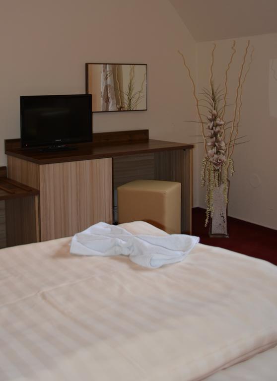 Hotel Koruna Karlštejn Habitación foto