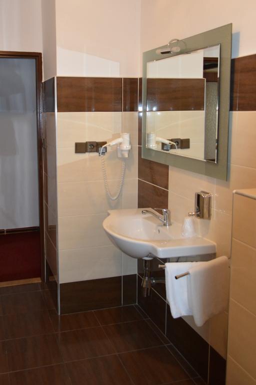 Hotel Koruna Karlštejn Habitación foto