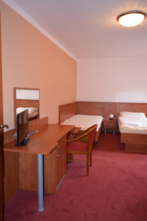 Hotel Koruna Karlštejn Habitación foto