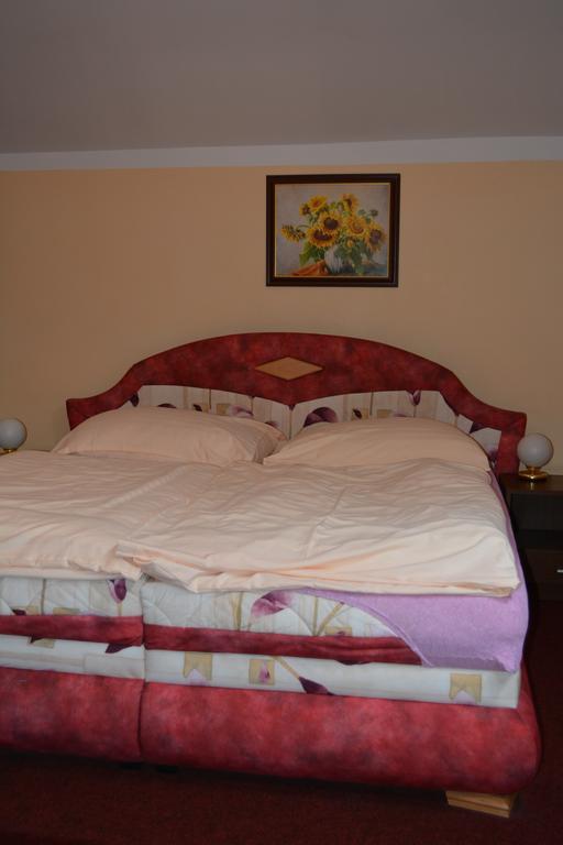 Hotel Koruna Karlštejn Habitación foto
